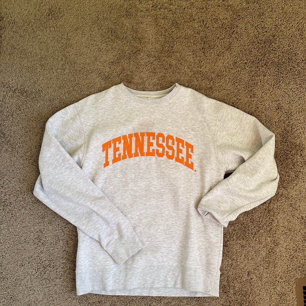 TN crew neck size small